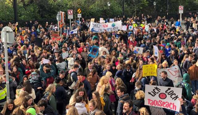 School climate strike, crowd scene, Dublin, 15 March 2019